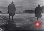 Standbild Schnee gebunden Deutsche angreifen Ostfront, 1942, aus Sekunde 37 historischem Filmmaterial Videoclip 65675028442