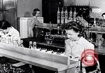 Immagine di Donne americane United States USA, 1941, secondo 53 filmato di repertorio 65675028444