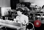 Immagine di Donne americane United States USA, 1941, secondo 55 filmato di repertorio 65675028444