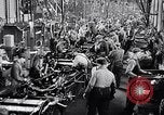 Image Les femmes américaines en travailleurs effort de guerre Seconde Guerre Mondiale United States USA, 1944, de la seconde 18 séquences d'archives historiques vidéo 65675028450