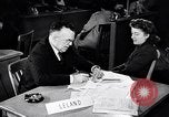 Image Les femmes américaines en travailleurs effort de guerre Seconde Guerre Mondiale United States USA, 1944, de la seconde 42 séquences d'archives historiques vidéo 65675028450