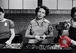 Standbild Amerikanische Frauen Krieg United States USA, 1944, aus Sekunde 59 historischem Filmmaterial Videoclip 65675028451
