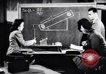 Image Les femmes américaines soutiennent les efforts de défense de la Seconde Guerre mondiale AS Ainsi que la première Guerre mondiale United States USA, 1943, de la seconde 20 séquences d'archives historiques vidéo 65675028455