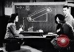 Image Les femmes américaines soutiennent les efforts de défense de la Seconde Guerre mondiale AS Ainsi que la première Guerre mondiale United States USA, 1943, de la seconde 30 séquences d'archives historiques vidéo 65675028455