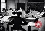 Image Les femmes américaines soutiennent les efforts de défense de la Seconde Guerre mondiale AS Ainsi que la première Guerre mondiale United States USA, 1943, de la seconde 36 séquences d'archives historiques vidéo 65675028455