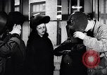 Image Les femmes américaines soutiennent les efforts de défense de la Seconde Guerre mondiale AS Ainsi que la première Guerre mondiale United States USA, 1943, de la seconde 48 séquences d'archives historiques vidéo 65675028455