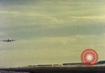 Standbild USA Flugzeuge United States USA, 1958, aus Sekunde 17 historischem Filmmaterial Videoclip 65675028456