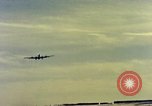 Standbild USA Flugzeuge United States USA, 1958, aus Sekunde 19 historischem Filmmaterial Videoclip 65675028456