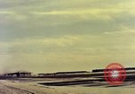 Standbild USA Flugzeuge United States USA, 1958, aus Sekunde 59 historischem Filmmaterial Videoclip 65675028456