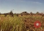 Immagine di Stati Uniti Marines Con Thien Vietnam, 1967, secondo 13 filmato di repertorio 65675028465