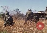 Immagine di Stati Uniti Marines Con Thien Vietnam, 1967, secondo 21 filmato di repertorio 65675028465