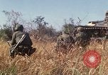 Immagine di Stati Uniti Marines Con Thien Vietnam, 1967, secondo 22 filmato di repertorio 65675028465