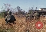 Immagine di Stati Uniti Marines Con Thien Vietnam, 1967, secondo 24 filmato di repertorio 65675028465