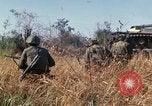 Immagine di Stati Uniti Marines Con Thien Vietnam, 1967, secondo 25 filmato di repertorio 65675028465