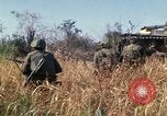 Immagine di Stati Uniti Marines Con Thien Vietnam, 1967, secondo 26 filmato di repertorio 65675028465
