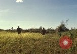 Immagine di Stati Uniti Marines Con Thien Vietnam, 1967, secondo 35 filmato di repertorio 65675028465