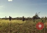 Immagine di Stati Uniti Marines Con Thien Vietnam, 1967, secondo 36 filmato di repertorio 65675028465