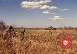 Immagine di Stati Uniti Marines Con Thien Vietnam, 1967, secondo 44 filmato di repertorio 65675028465