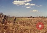 Immagine di Stati Uniti Marines Con Thien Vietnam, 1967, secondo 45 filmato di repertorio 65675028465