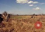 Immagine di Stati Uniti Marines Con Thien Vietnam, 1967, secondo 51 filmato di repertorio 65675028465