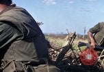 Standbild Vereinigten Staaten Marines Con Thien Vietnam, 1967, aus Sekunde 14 historischem Filmmaterial Videoclip 65675028466