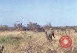 Standbild Vereinigten Staaten Marines Con Thien Vietnam, 1967, aus Sekunde 16 historischem Filmmaterial Videoclip 65675028466