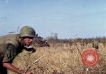 Standbild Vereinigten Staaten Marines Con Thien Vietnam, 1967, aus Sekunde 28 historischem Filmmaterial Videoclip 65675028466