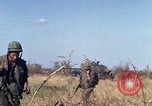 Standbild Vereinigten Staaten Marines Con Thien Vietnam, 1967, aus Sekunde 50 historischem Filmmaterial Videoclip 65675028466