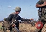 Standbild Vereinigten Staaten Marines Con Thien Vietnam, 1967, aus Sekunde 54 historischem Filmmaterial Videoclip 65675028466