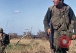 Standbild Vereinigten Staaten Marines Con Thien Vietnam, 1967, aus Sekunde 56 historischem Filmmaterial Videoclip 65675028466