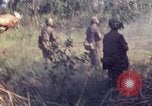 Immagine di Stati Uniti Marines Con Thien Vietnam, 1967, secondo 1 filmato di repertorio 65675028468