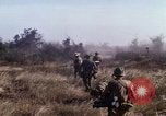 Standbild Vereinigten Staaten Marines Con Thien Vietnam, 1967, aus Sekunde 20 historischem Filmmaterial Videoclip 65675028469
