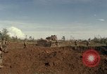 Immagine di Stati Uniti Marines Con Thien Vietnam, 1967, secondo 27 filmato di repertorio 65675028470