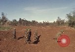 Immagine di Stati Uniti Marines Con Thien Vietnam, 1967, secondo 56 filmato di repertorio 65675028470