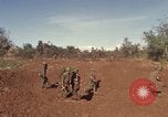 Immagine di Stati Uniti Marines Con Thien Vietnam, 1967, secondo 57 filmato di repertorio 65675028470