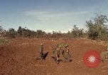 Immagine di Stati Uniti Marines Con Thien Vietnam, 1967, secondo 59 filmato di repertorio 65675028470