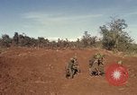 Immagine di Stati Uniti Marines Con Thien Vietnam, 1967, secondo 61 filmato di repertorio 65675028470