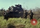 Immagine di Stati Uniti Marines Con Thien Vietnam, 1967, secondo 24 filmato di repertorio 65675028471