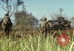Immagine di Stati Uniti Marines Con Thien Vietnam, 1967, secondo 54 filmato di repertorio 65675028471