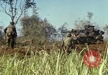 Immagine di Stati Uniti Marines Con Thien Vietnam, 1967, secondo 56 filmato di repertorio 65675028471