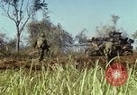 Immagine di Stati Uniti Marines Con Thien Vietnam, 1967, secondo 60 filmato di repertorio 65675028471