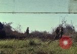 Image des Marines des États-Unis Con Thien Vietnam, 1967, de la seconde 1 séquences d'archives historiques vidéo 65675028472