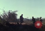 Image des Marines des États-Unis Con Thien Vietnam, 1967, de la seconde 11 séquences d'archives historiques vidéo 65675028472