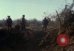 Image des Marines des États-Unis Con Thien Vietnam, 1967, de la seconde 23 séquences d'archives historiques vidéo 65675028472