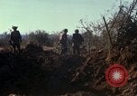 Image des Marines des États-Unis Con Thien Vietnam, 1967, de la seconde 27 séquences d'archives historiques vidéo 65675028472