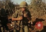 Image des Marines des États-Unis Con Thien Vietnam, 1967, de la seconde 34 séquences d'archives historiques vidéo 65675028472