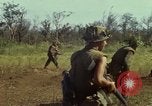 Image des Marines des États-Unis Con Thien Vietnam, 1967, de la seconde 34 séquences d'archives historiques vidéo 65675028473