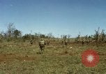 Image des Marines des États-Unis Con Thien Vietnam, 1967, de la seconde 51 séquences d'archives historiques vidéo 65675028473
