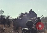Image des Marines des États-Unis Con Thien Vietnam, 1967, de la seconde 23 séquences d'archives historiques vidéo 65675028474