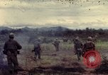 Image des Marines des États-Unis Con Thien Vietnam, 1967, de la seconde 1 séquences d'archives historiques vidéo 65675028475